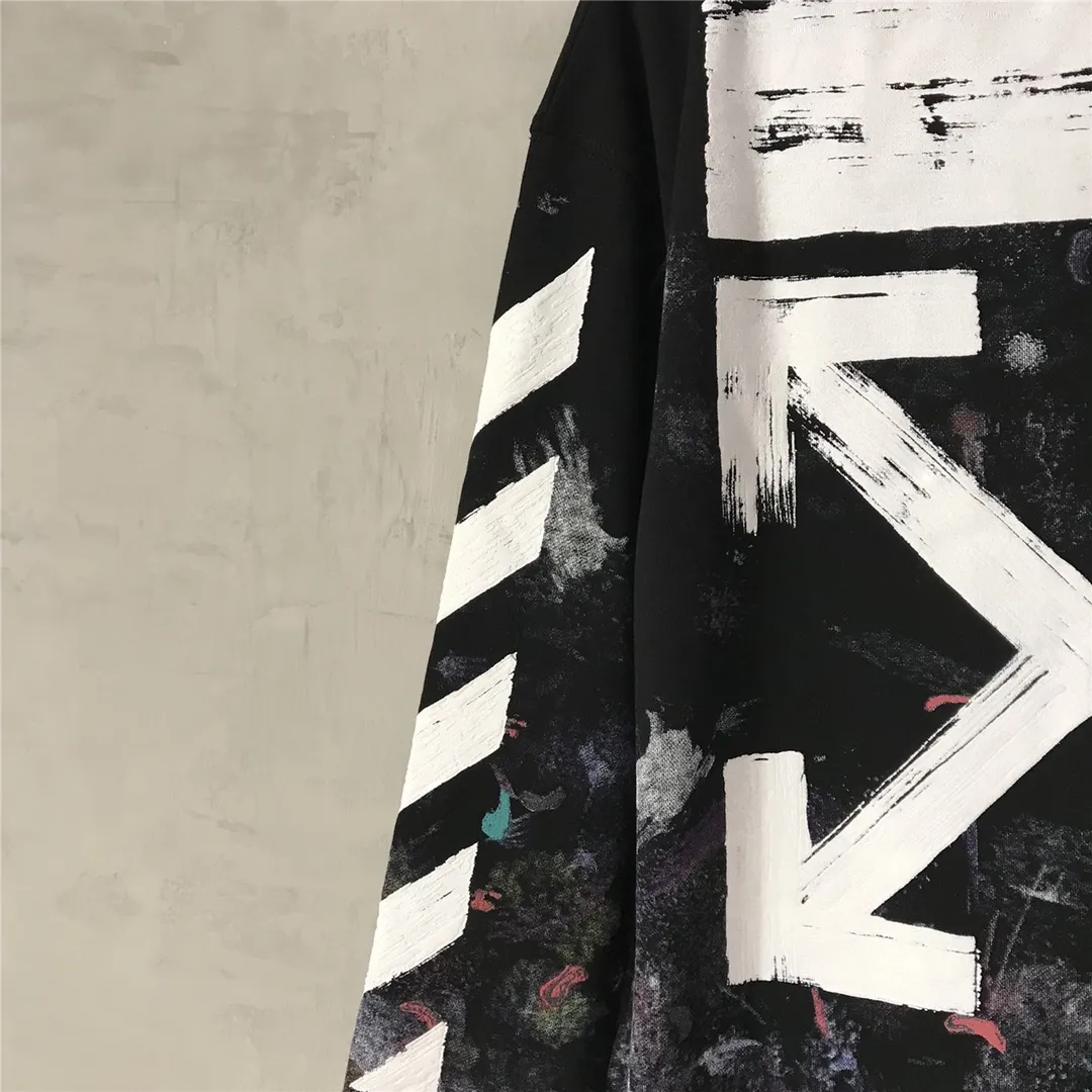 Top tested version OFFWHITE Starry Sky Fireworks Melbourne Limited Splash Ink Hoodie Hooded Pullover Fabric: Customized (more than 490 grams - double-ply large terry fabric at the counter) high-weight fabric made into clothes that look more textured, soft to the touch, super thick, classic version, small dropped shoulders, micro silhouette! Pay attention to the important points~ The weight of more than 490 grams is not exaggerated and does not contain water. Those sellers who brag about the weight can only deceive novice customers. But when you get our goods, the weight and sinking are right there. You can taste it yourself, and the texture does not lie! (100% cotton fabric, no pilling) The white arrows on the back + the stripes on the arms are all made of foam and have a feel and protrusions. The fireworks color system is obtained through contrasting printing. There are eight panels in the whole body. Seven color sets and eight panels are printed in eight times. The first layer is gray, the second layer is white, the third layer is yellow, the fourth layer is green, the fifth layer is blue, the sixth layer is purple, the seventh layer is orange. The last layer is arrow paint printing. The seven colors are layered on each other, which will also create new colors. The arrows on the back and the front squares are first glued and then hung in four layers. The paint has an obvious concave and convex feeling. Quality speaks for itself in the details. The blue letters are electrostatic three-dimensional flocking, which is done separately and then printed through high-temperature thermal transfer‼ ️It can be called a fake killer, you can see that every detail on the clothes is ceiling craftsmanship‼ ️ Size chart